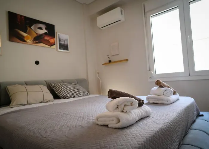 Bluexenia 1 Bedroom Retro Luxury