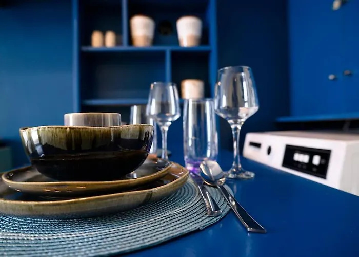 Bluexenia 1 Bedroom Retro Luxury
